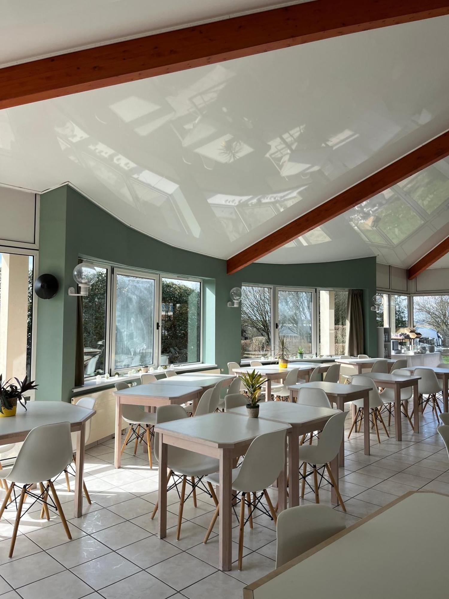 Hotel La Petite Auberge Chambretaud Exteriör bild